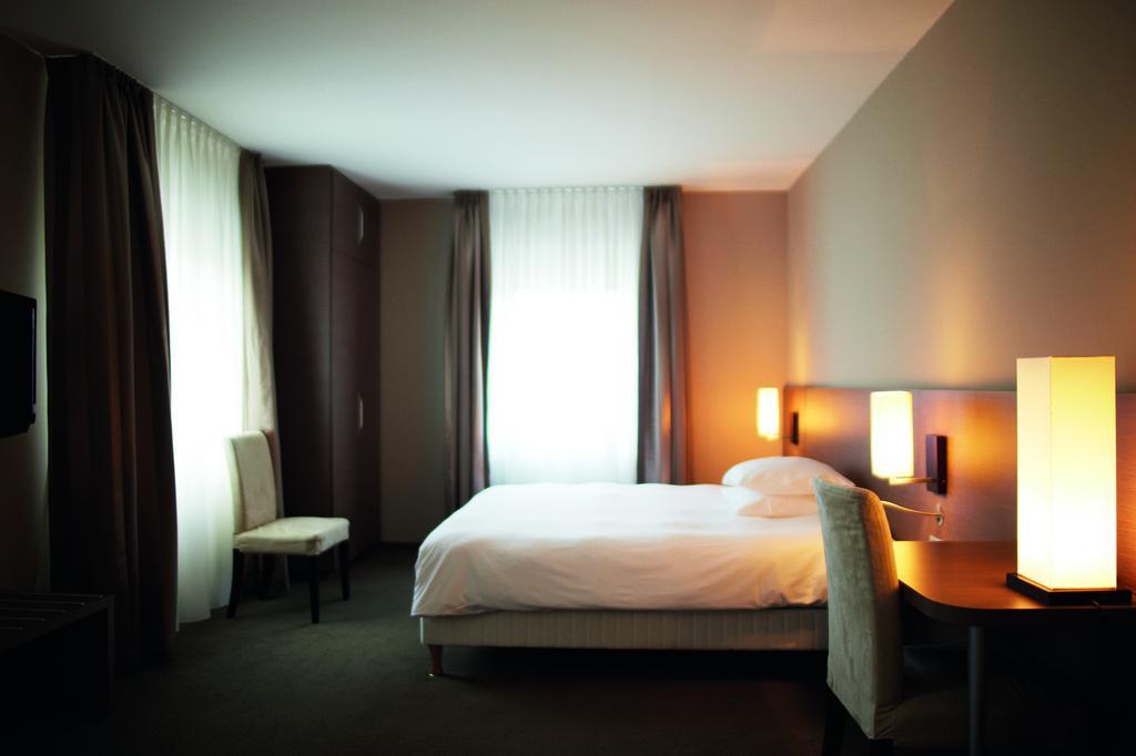 Hotel Logis La Source Des Sens
