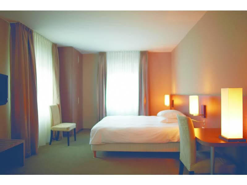 Hotel Logis La Source Des Sens